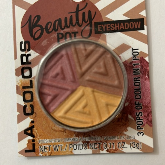 L.A. COLORS® EYESHADOW. 3 COLOR EYESHADOW POT. GLIDES ON EVENLY. - Picture 3 of 4